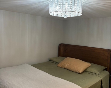 6541 S Ingleside Avenue - Photo Thumbnail 9