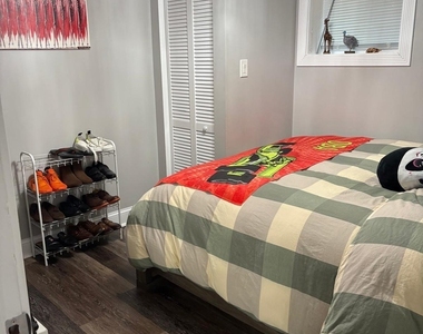 6541 S Ingleside Avenue - Photo Thumbnail 12
