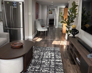 6541 S Ingleside Avenue - Photo Thumbnail 5