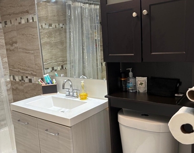 6541 S Ingleside Avenue - Photo Thumbnail 8