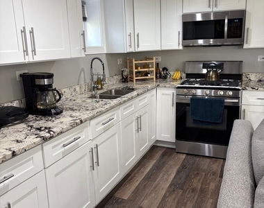 6541 S Ingleside Avenue - Photo Thumbnail 4