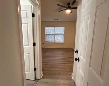 9051 Bayrose Circle - Photo Thumbnail 11