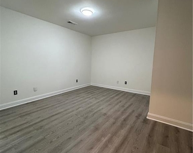 9051 Bayrose Circle - Photo Thumbnail 14