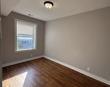 3901 W Division Street - Photo Thumbnail 3