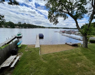 1011 Laconia - Photo Thumbnail 16