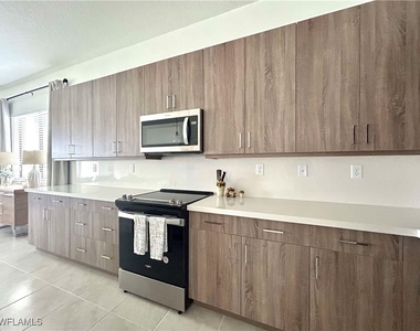 5077 Gambero Way - Photo Thumbnail 11
