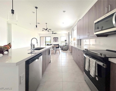 5077 Gambero Way - Photo Thumbnail 12