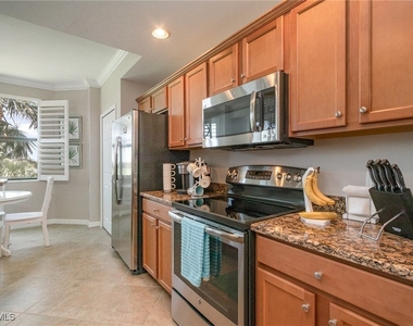 17921 Bonita National Boulevard - Photo Thumbnail 7