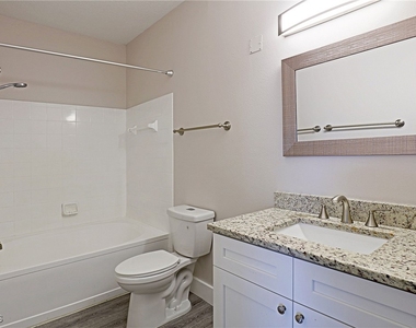 11480 Villa Grand - Photo Thumbnail 9