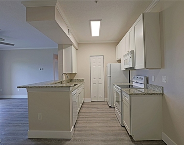 11480 Villa Grand - Photo Thumbnail 3