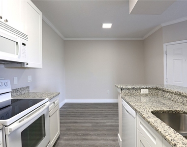 11480 Villa Grand - Photo Thumbnail 5