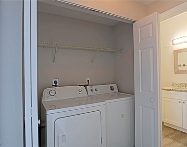 11480 Villa Grand - Photo Thumbnail 8
