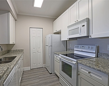 11480 Villa Grand - Photo Thumbnail 4