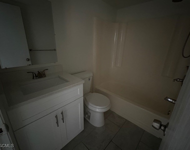 2700 Park Windsor Drive - Photo Thumbnail 15