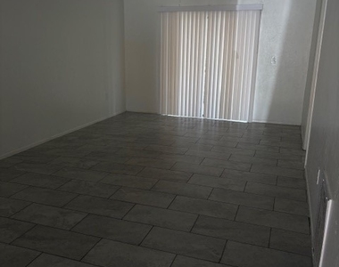 2700 Park Windsor Drive - Photo Thumbnail 4