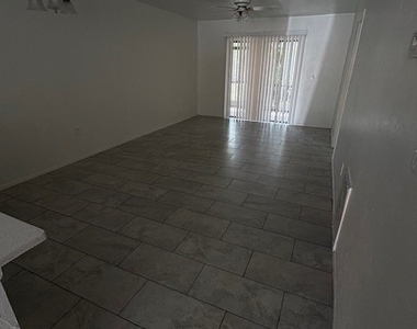 2700 Park Windsor Drive - Photo Thumbnail 3