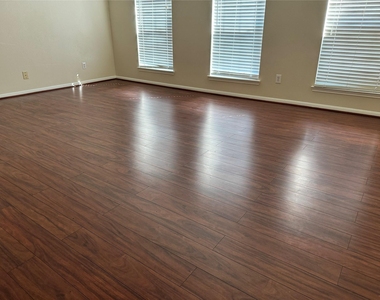 9347 Eaglewood Spring Drive - Photo Thumbnail 14
