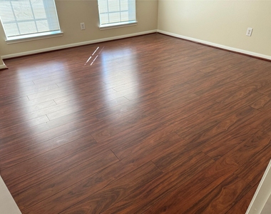 9347 Eaglewood Spring Drive - Photo Thumbnail 12