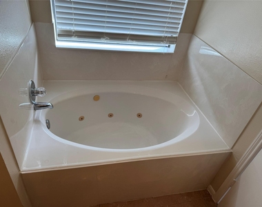 9347 Eaglewood Spring Drive - Photo Thumbnail 17