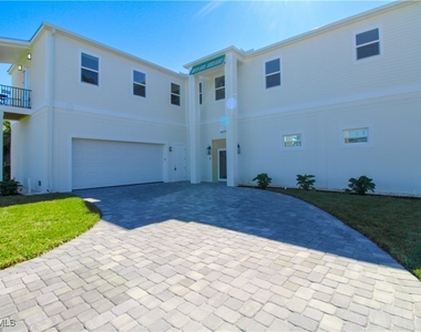 4879 Esplanade Street - Photo Thumbnail 2
