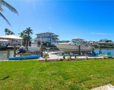 4879 Esplanade Street - Photo Thumbnail 8
