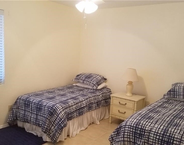 1075 Foxfire Lane - Photo Thumbnail 9