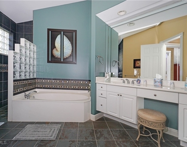 5065 Kensington High Street - Photo Thumbnail 8