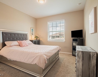 9378 Pocida Court - Photo Thumbnail 14
