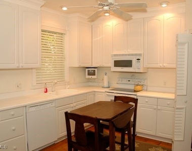 590 E Lake Drive - Photo Thumbnail 5
