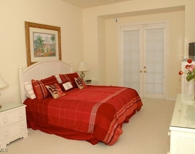 590 E Lake Drive - Photo Thumbnail 4
