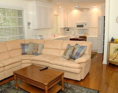 590 E Lake Drive - Photo Thumbnail 8