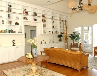 590 E Lake Drive - Photo Thumbnail 7