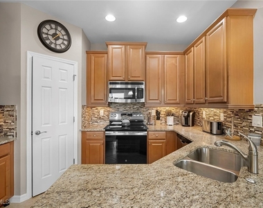 23520 Alamanda Drive - Photo Thumbnail 13
