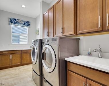 6394 Warwick Avenue - Photo Thumbnail 21