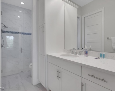 6394 Warwick Avenue - Photo Thumbnail 18