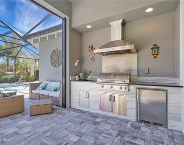 6394 Warwick Avenue - Photo Thumbnail 9