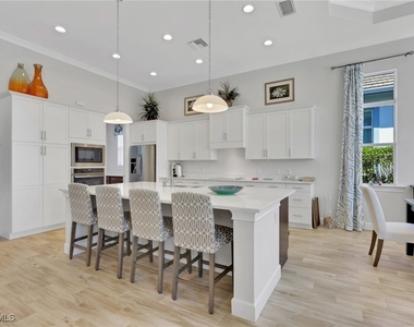 6394 Warwick Avenue - Photo Thumbnail 4
