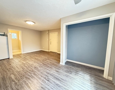 2501 Yoakum Boulevard - Photo Thumbnail 6