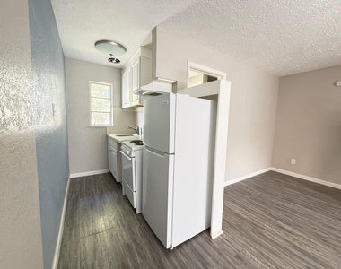 2501 Yoakum Boulevard - Photo Thumbnail 8