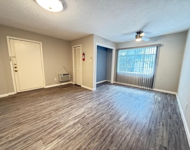 2501 Yoakum Boulevard - Photo Thumbnail 3