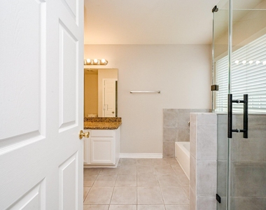 6127 Yorkglen Manor Lane - Photo Thumbnail 22