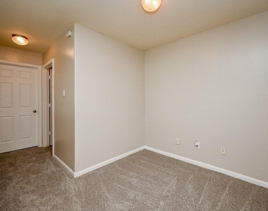 6127 Yorkglen Manor Lane - Photo Thumbnail 28