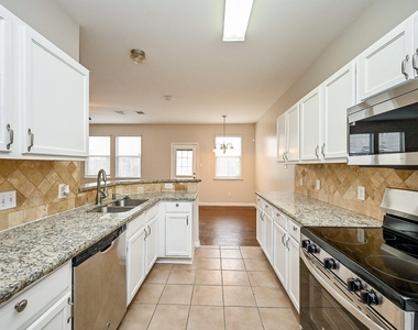 6127 Yorkglen Manor Lane - Photo Thumbnail 2