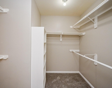 6127 Yorkglen Manor Lane - Photo Thumbnail 26