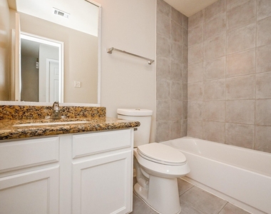 6127 Yorkglen Manor Lane - Photo Thumbnail 17