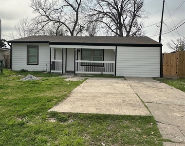 5924 Honeysuckle Drive - Photo Thumbnail 3