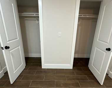 5924 Honeysuckle Drive - Photo Thumbnail 13