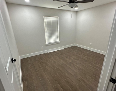 5924 Honeysuckle Drive - Photo Thumbnail 24