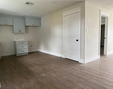 5924 Honeysuckle Drive - Photo Thumbnail 6
