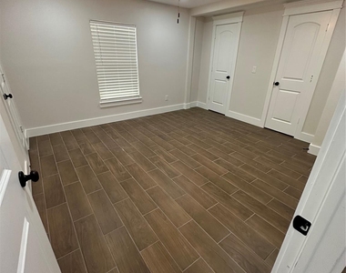 5924 Honeysuckle Drive - Photo Thumbnail 8